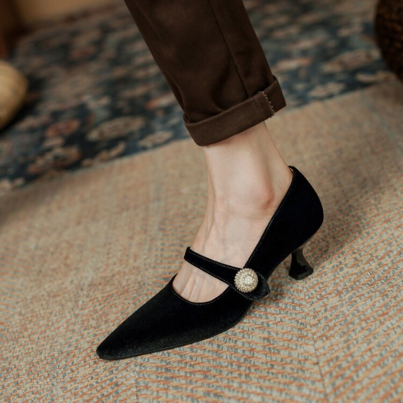 Wine Red Pointed Toe Mary Jane - Womens Heels 评论和价格
