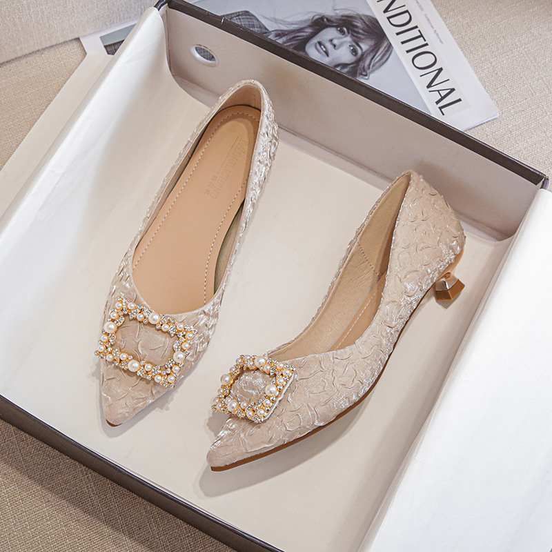 Ivory Textured Satin Pointed T - Womens Heels 评论和价格
